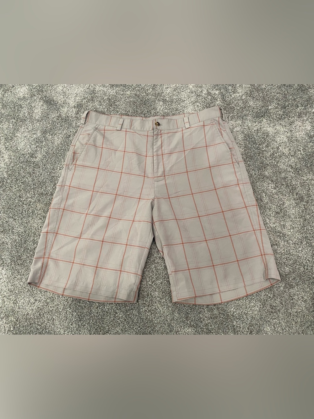 Ping Men's 34 Athletic Plaid Golf Shorts Lightweight Gray, Red Lines
